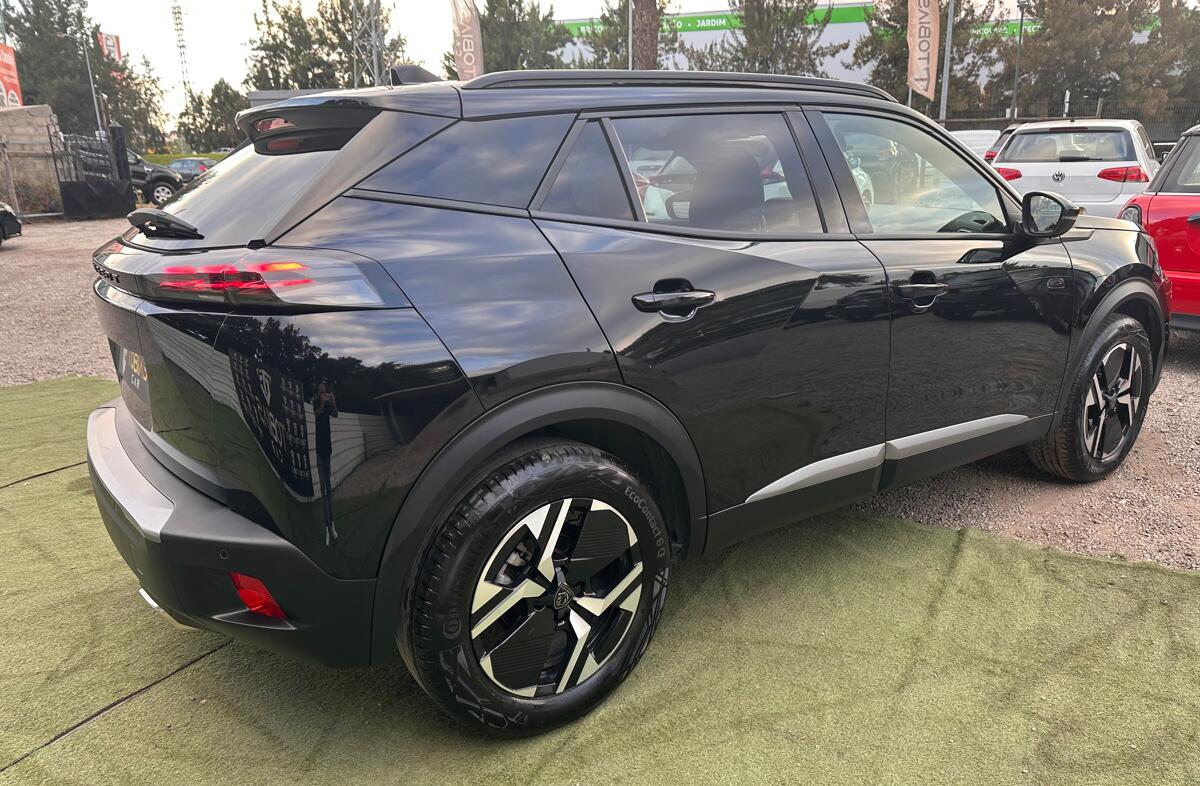 PEUGEOT 2008 1.2 PureTech Allure EAT8