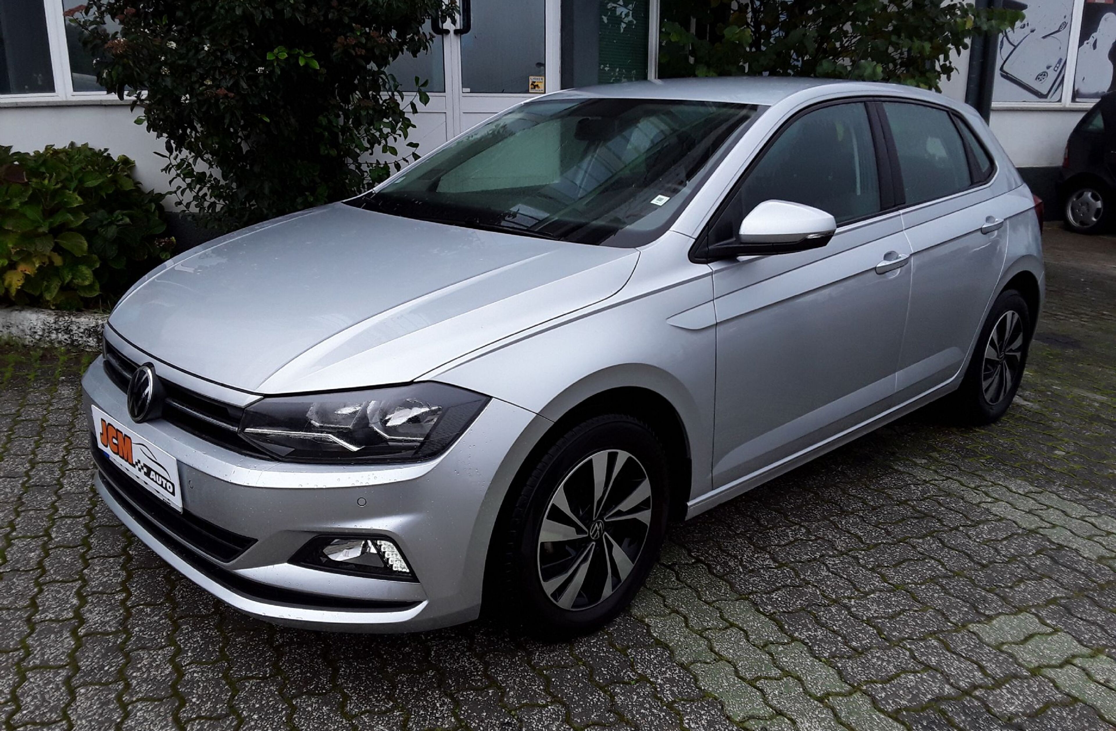 VOLKSWAGEN Polo 1.0 Confortline