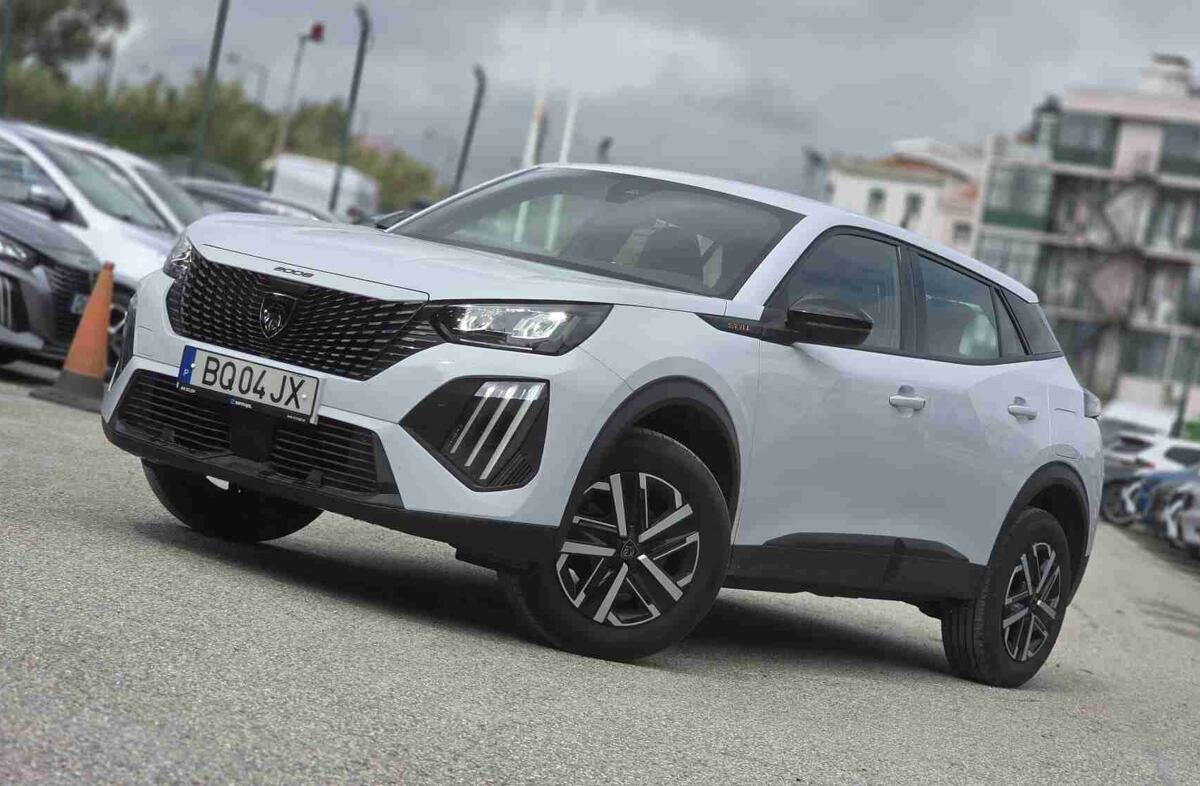 PEUGEOT 2008 1.2 PureTech Style