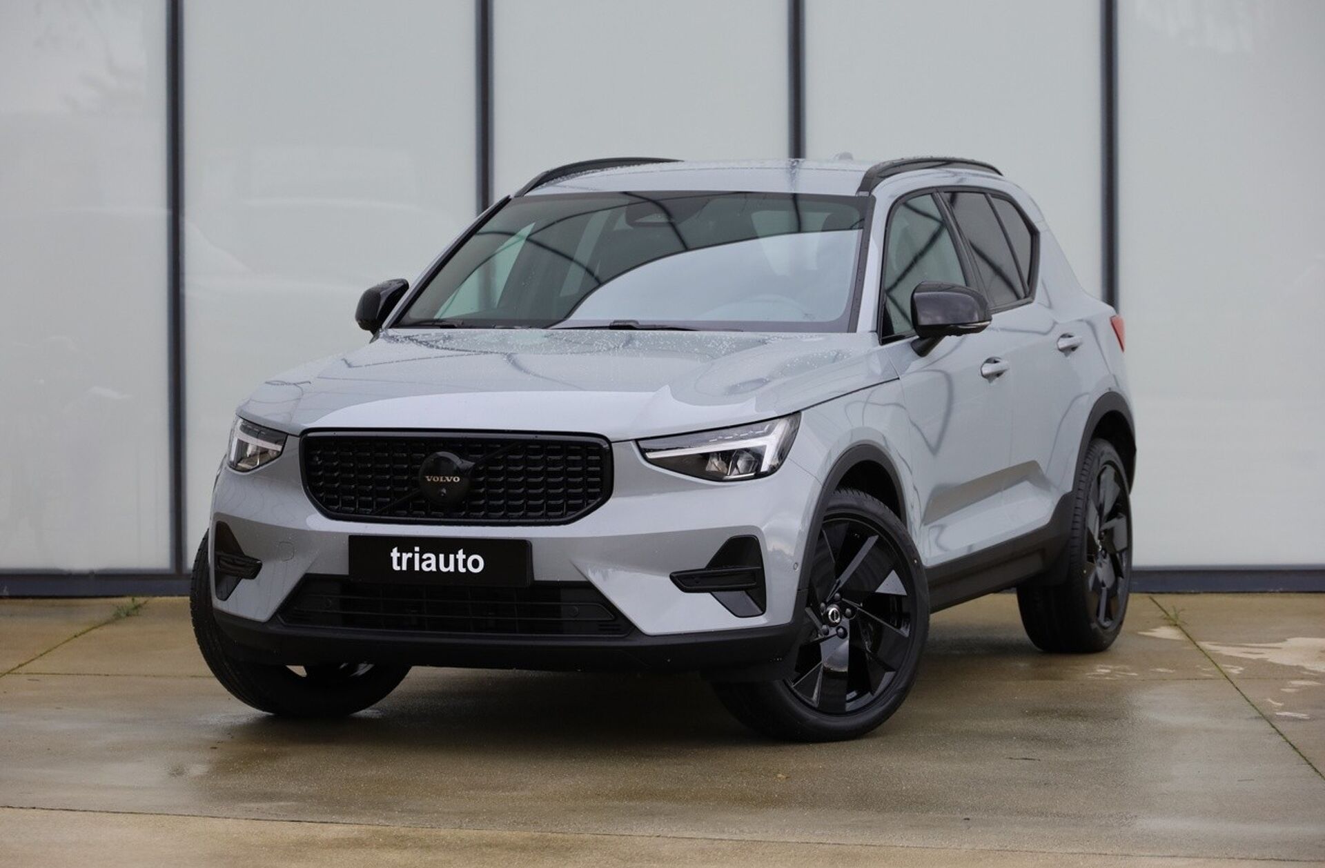 VOLVO XC40 2.0 B3 Black Edition