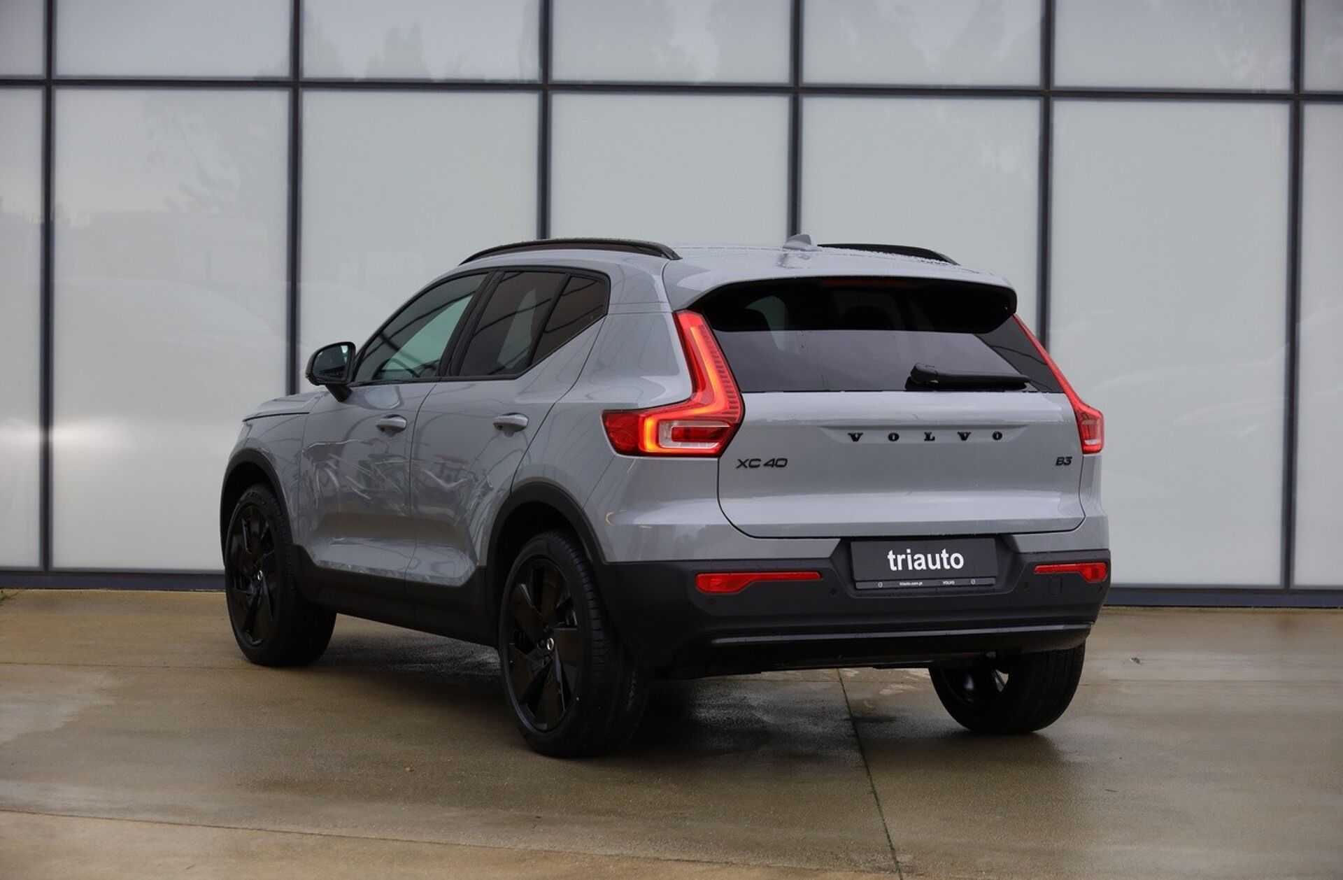 VOLVO XC40 2.0 B3 Black Edition
