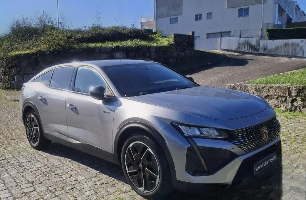 PEUGEOT 408 1.6 Hybrid Allure e-EAT8