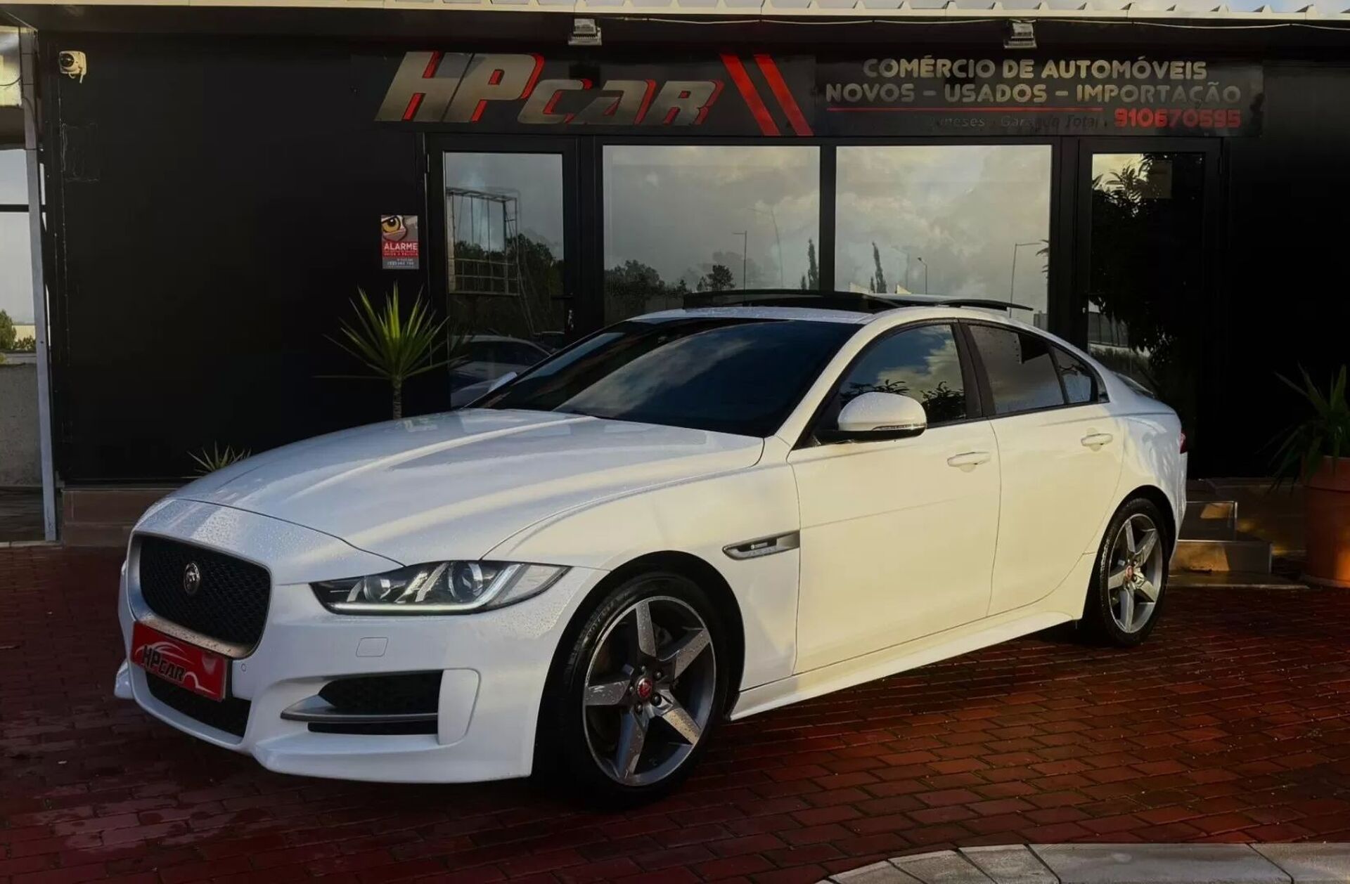 JAGUAR XE 2.0 D R-Sport Aut.