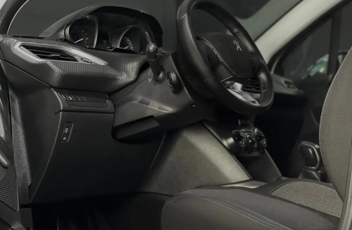 PEUGEOT 2008 1.2 PureTech Style