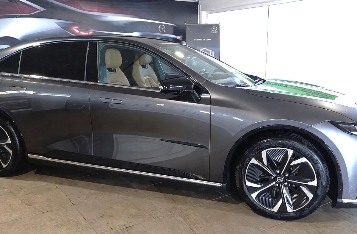 MAZDA CX-80 2.5L e-Skyactiv PHEV Takumi Plus