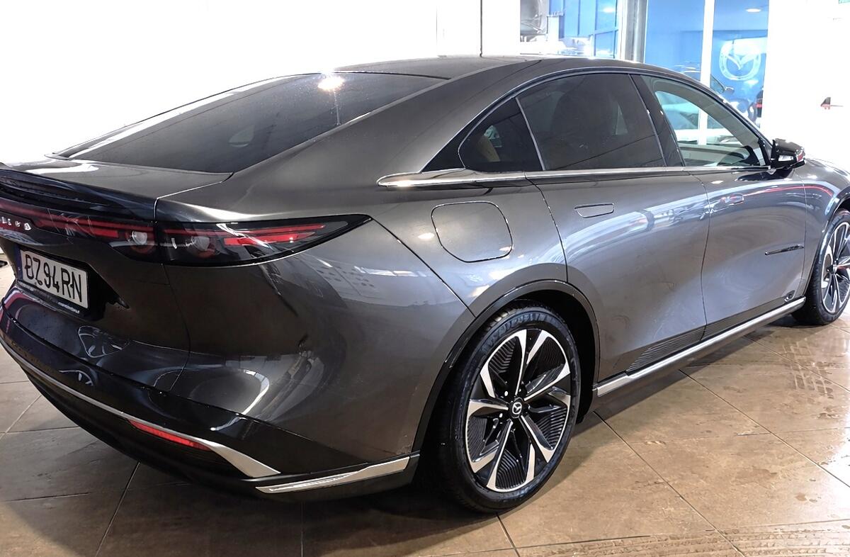 MAZDA CX-80 2.5L e-Skyactiv PHEV Takumi Plus