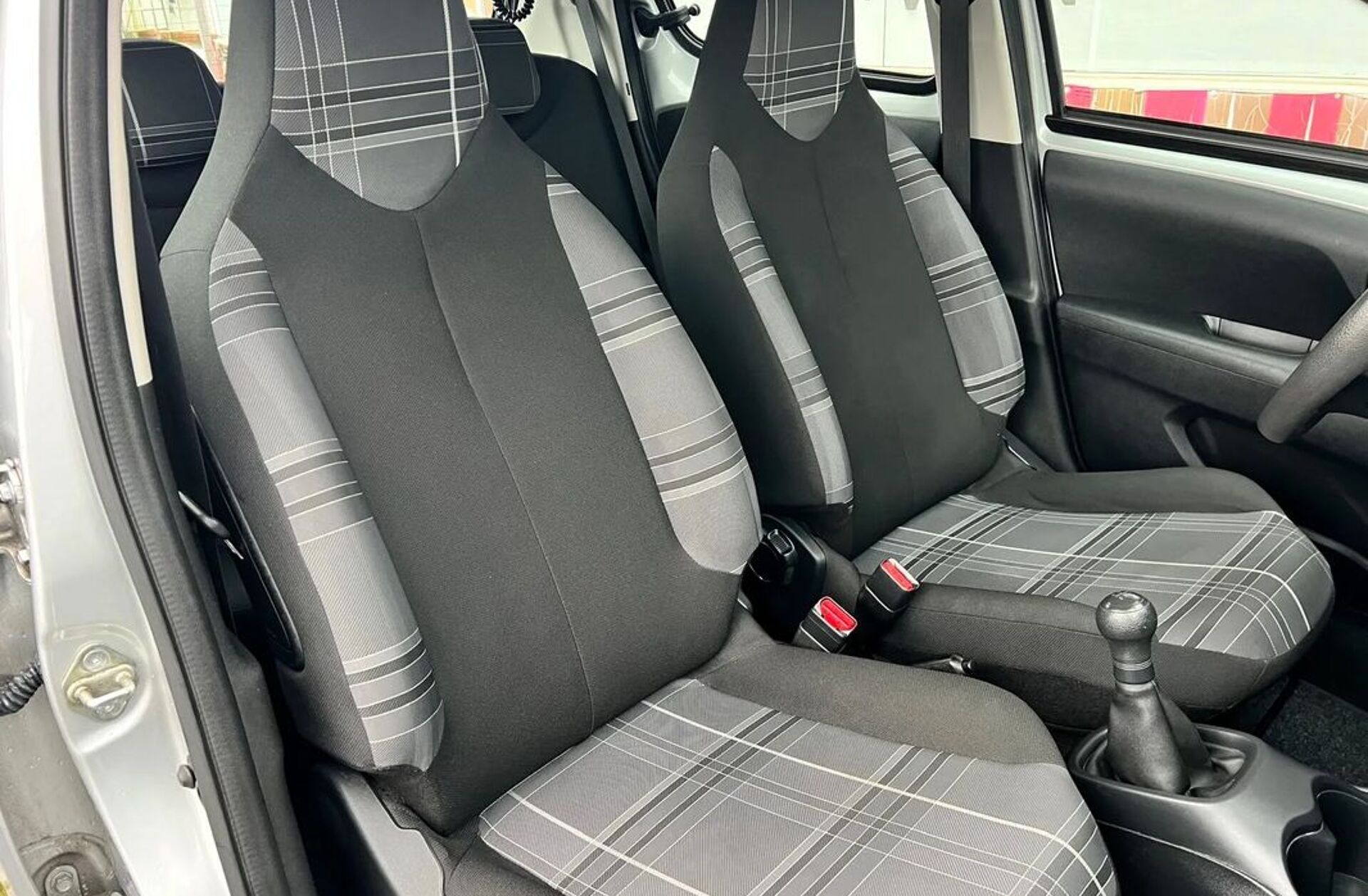 PEUGEOT 108 Top! 1.0 VTi Allure