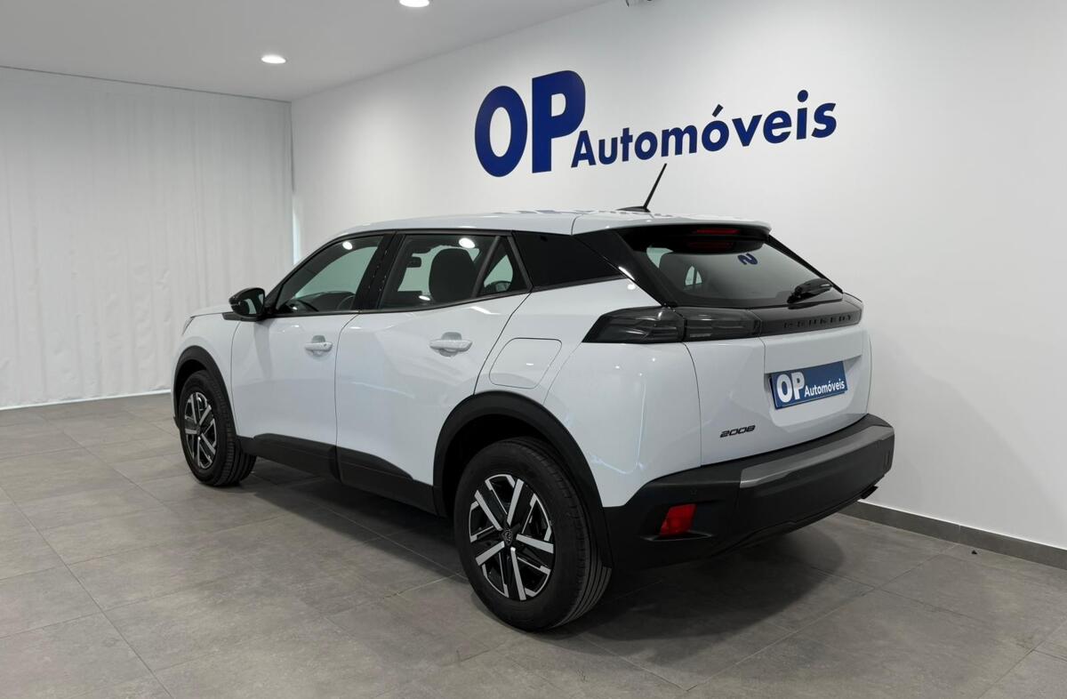 PEUGEOT 2008 1.2 PureTech Active