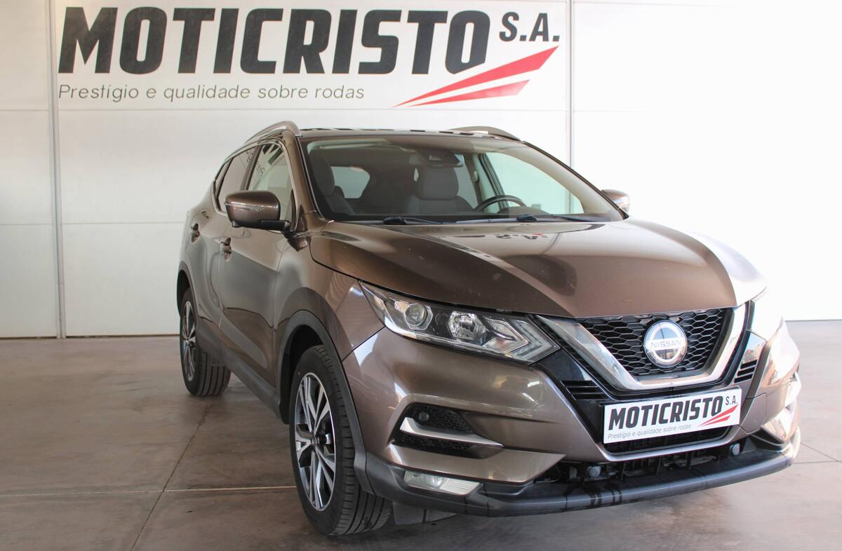 NISSAN Qashqai 1.5 dCi N-Connecta J18