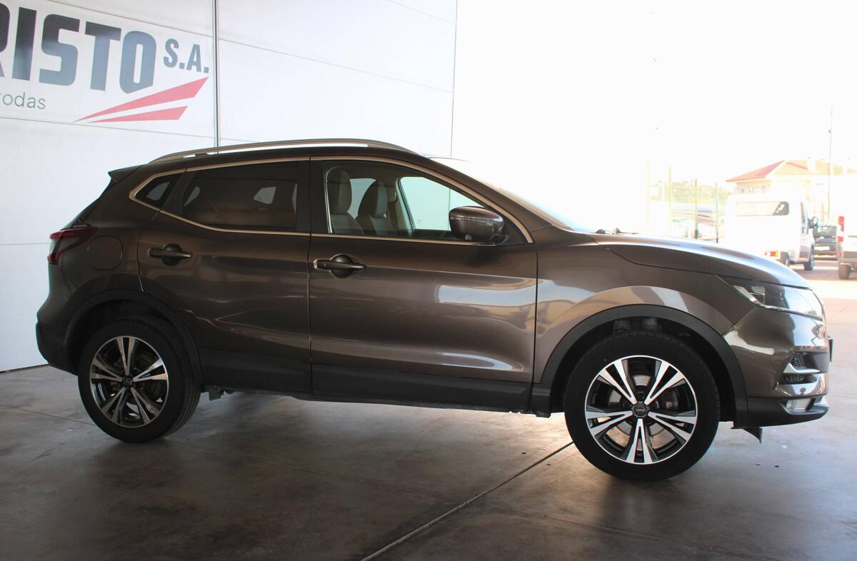 NISSAN Qashqai 1.5 dCi N-Connecta J18