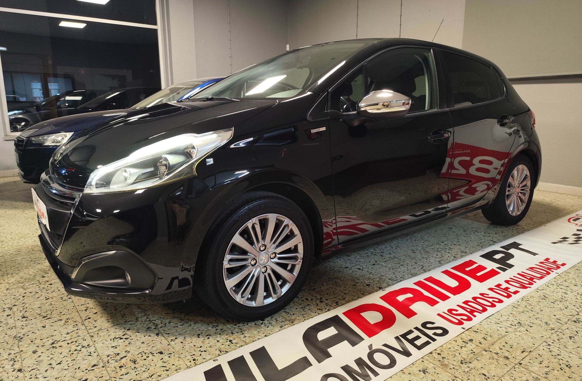 PEUGEOT 208 1.2 PureTech Style