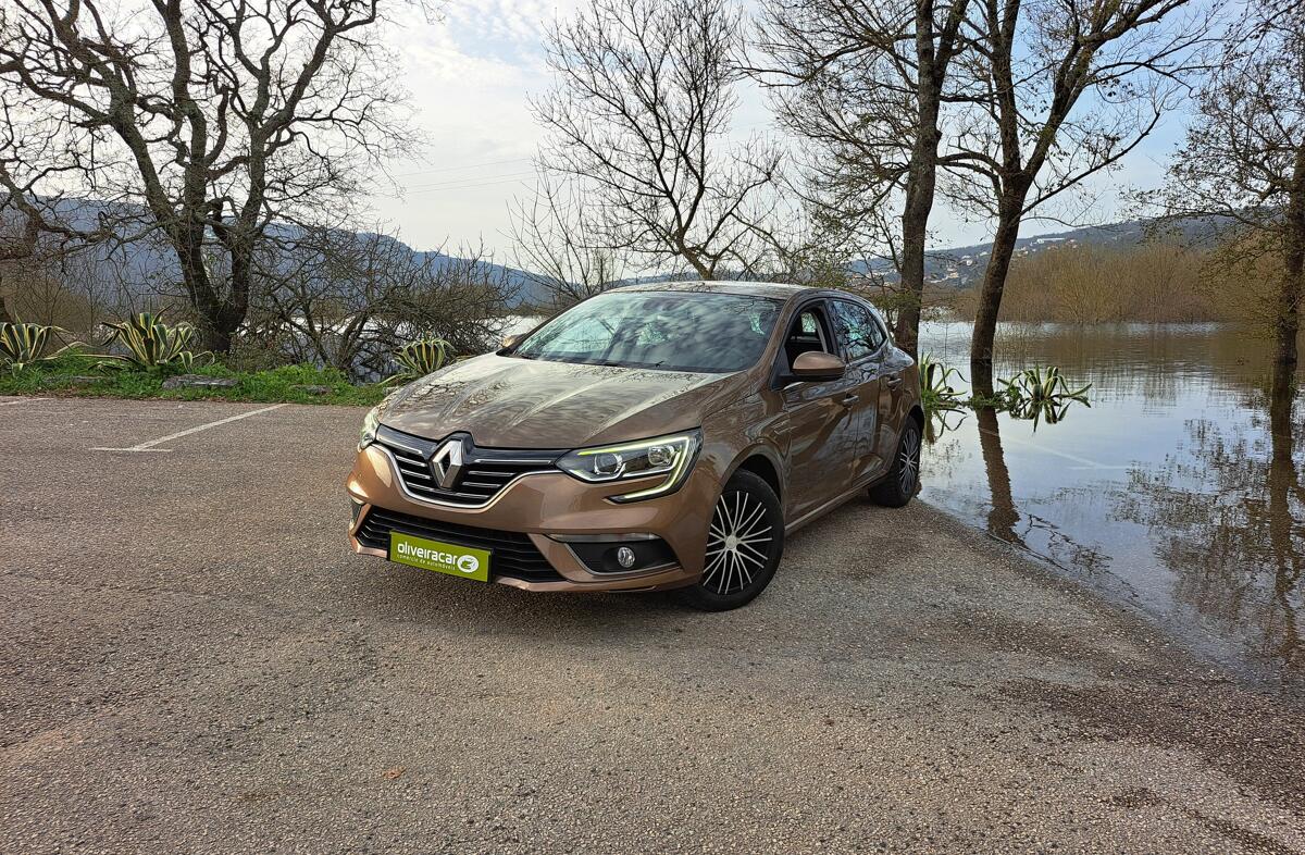 RENAULT Mégane 1.2 TCe Intens