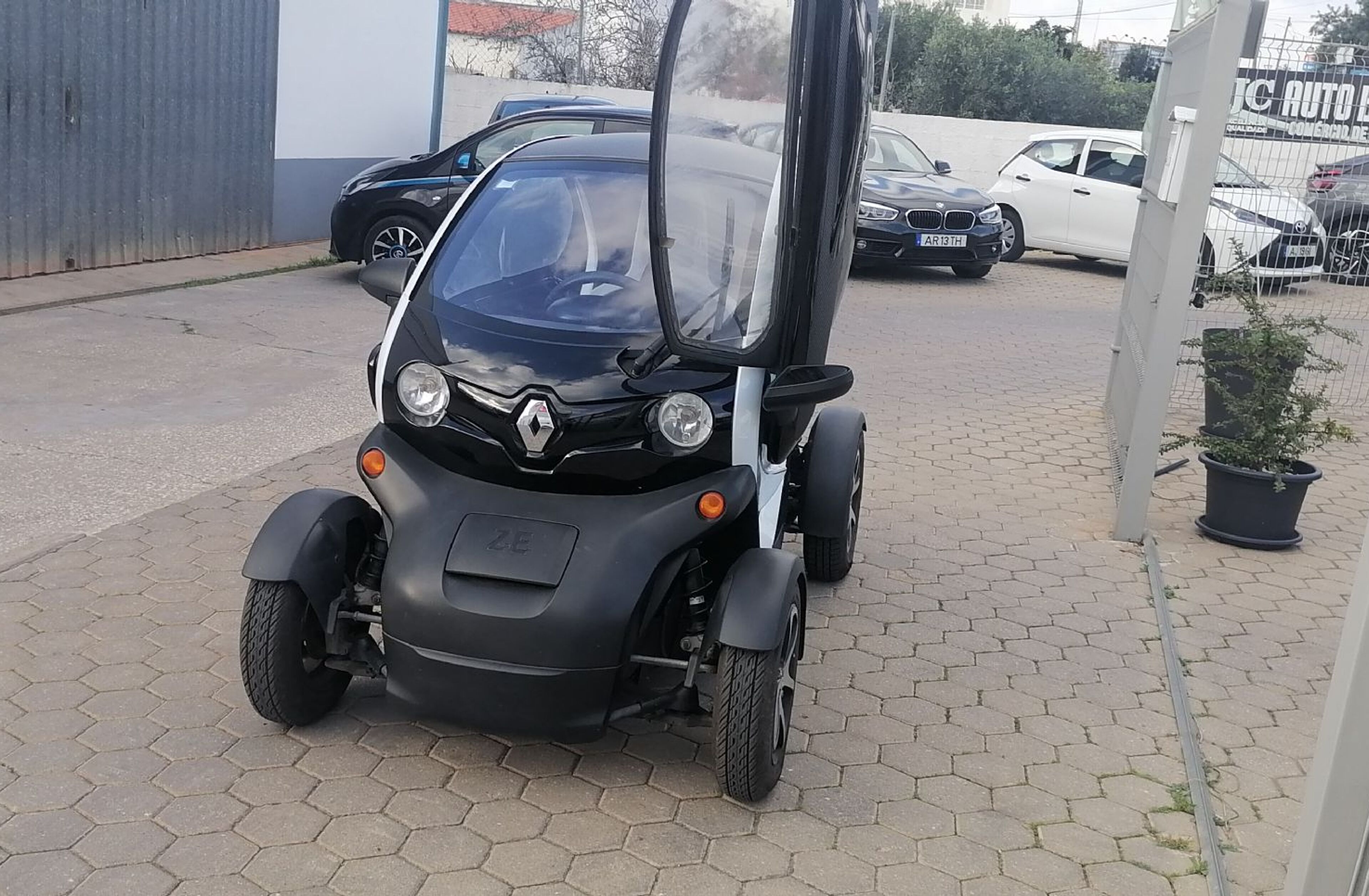 RENAULT Twizy AC