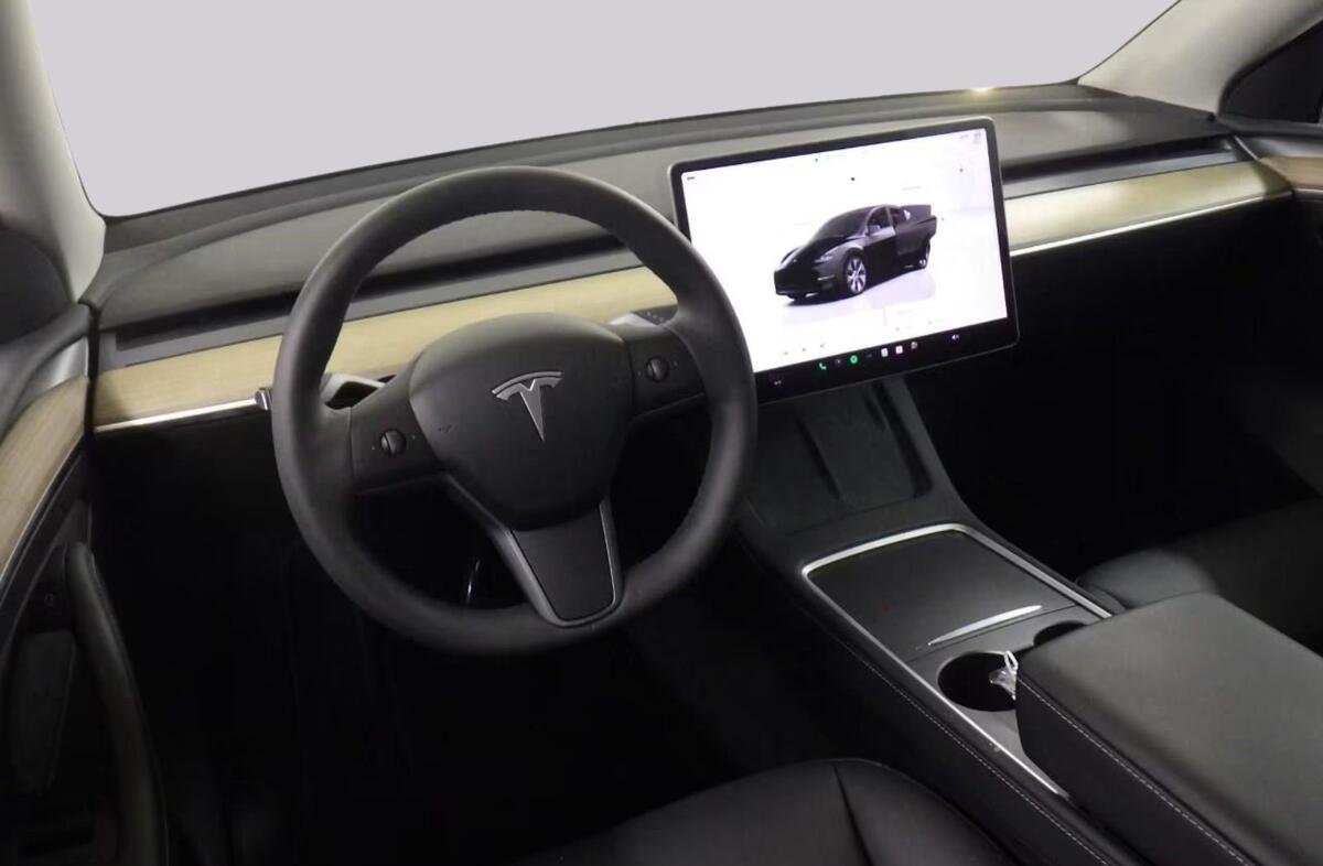 TESLA Model Y Tração Traseira
