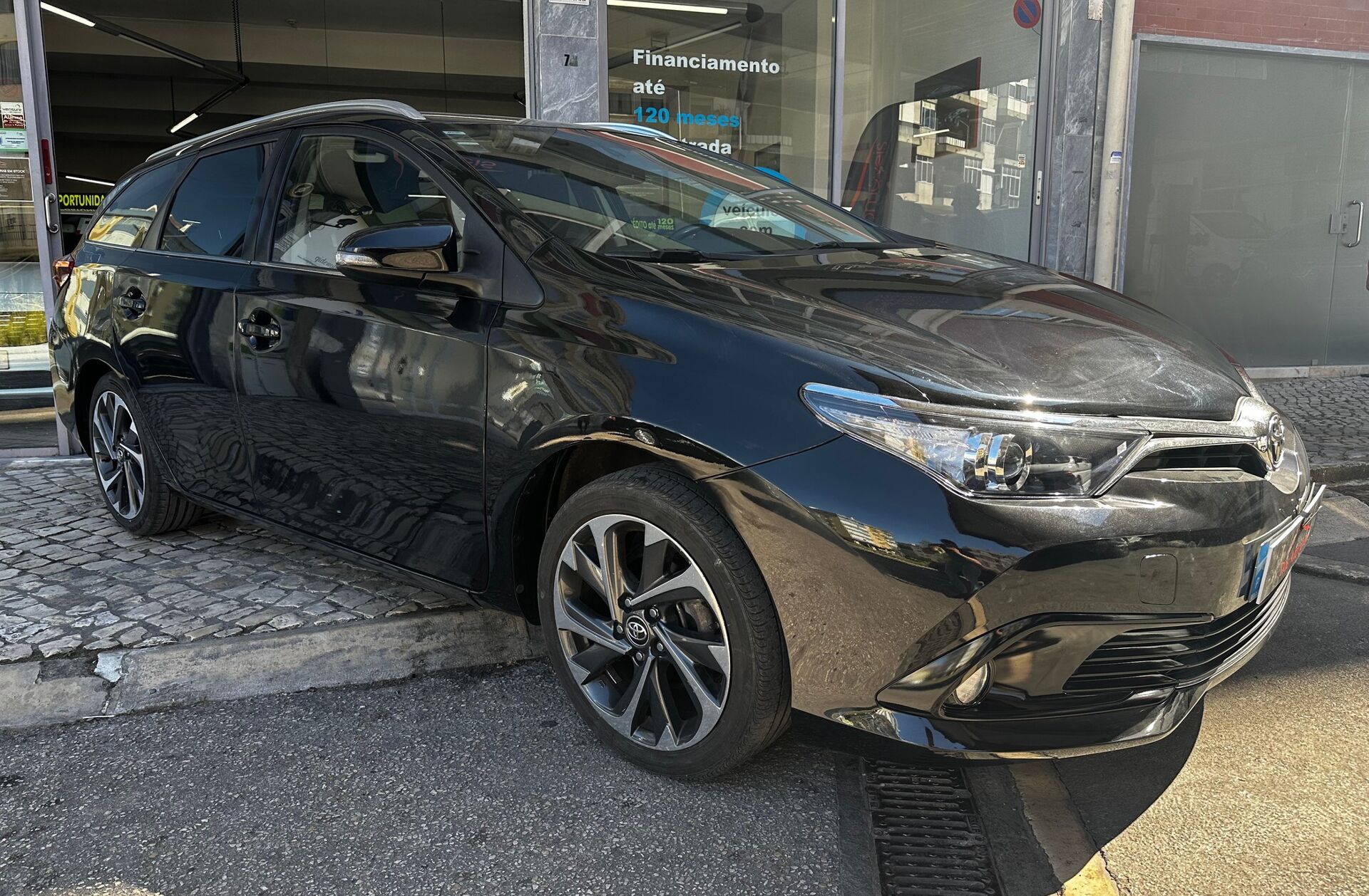 TOYOTA Auris 1.6 D-4D Exclusive+Navi