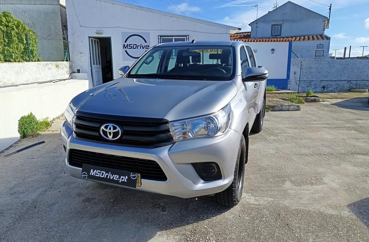 TOYOTA Hilux 2.4 D-4D 4WD CE CM