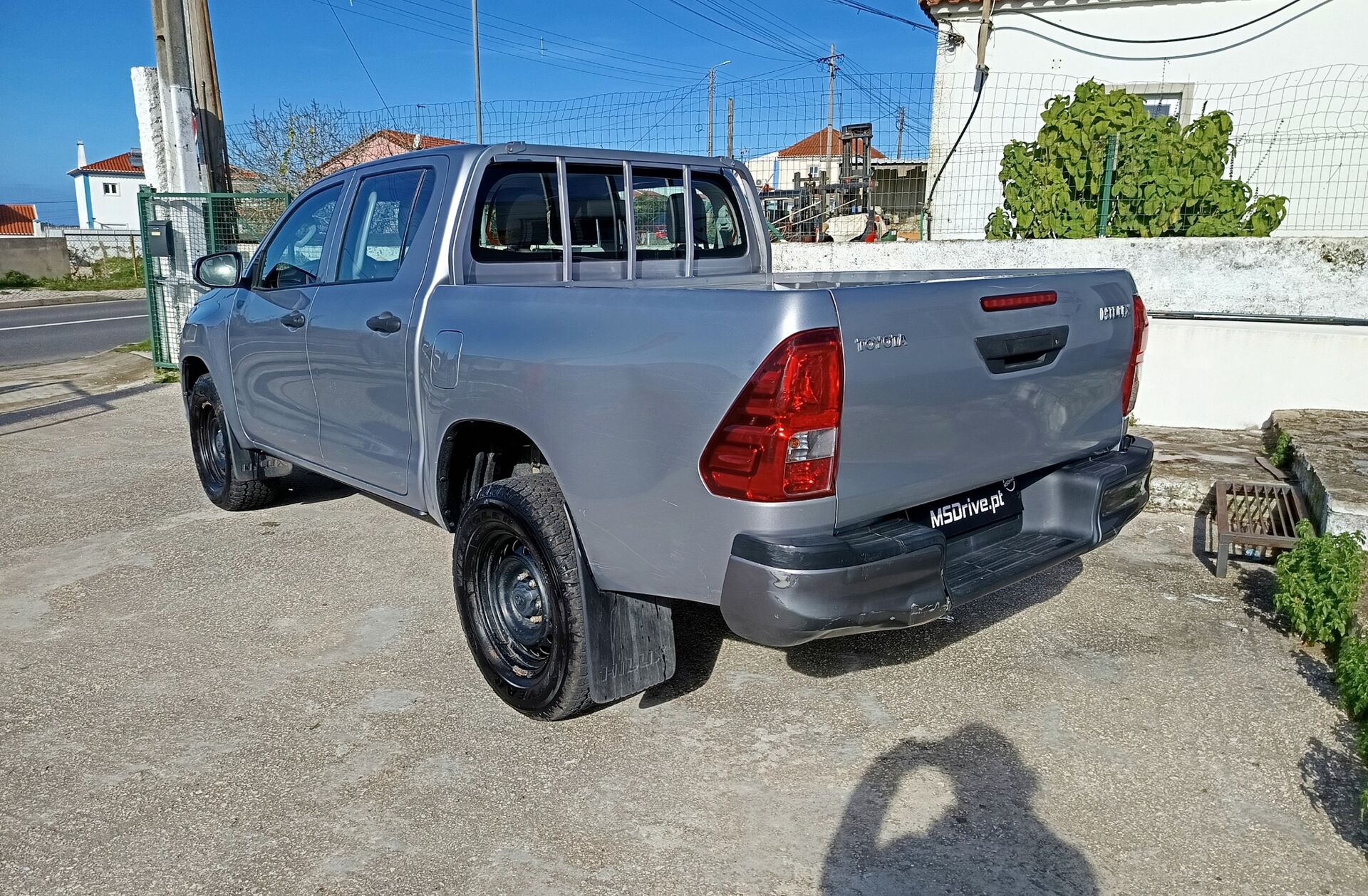 TOYOTA Hilux 2.4 D-4D 4WD CE CM
