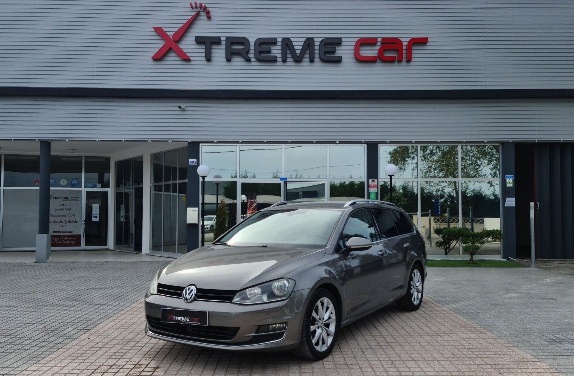 VOLKSWAGEN Golf 1.6 TDi R-Line DSG