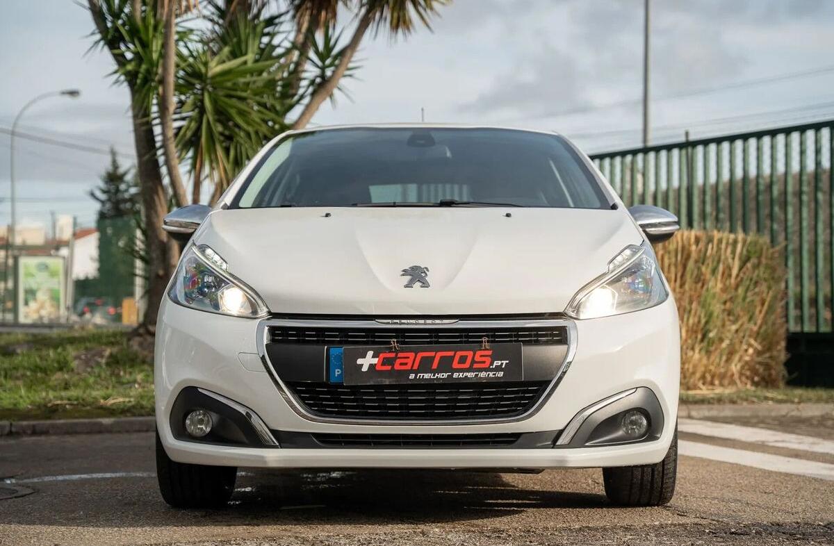 PEUGEOT 208 1.2 PureTech Allure