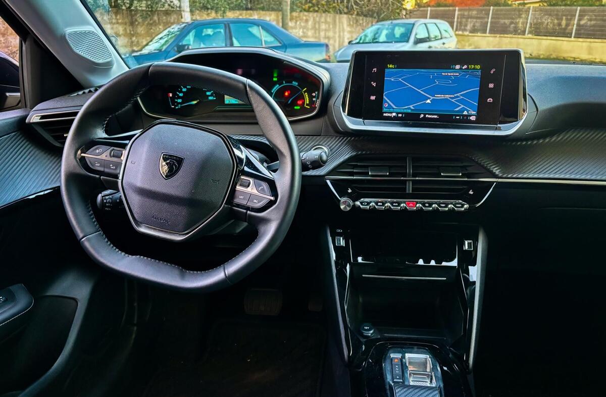 PEUGEOT 208 e- 51 kWh GT