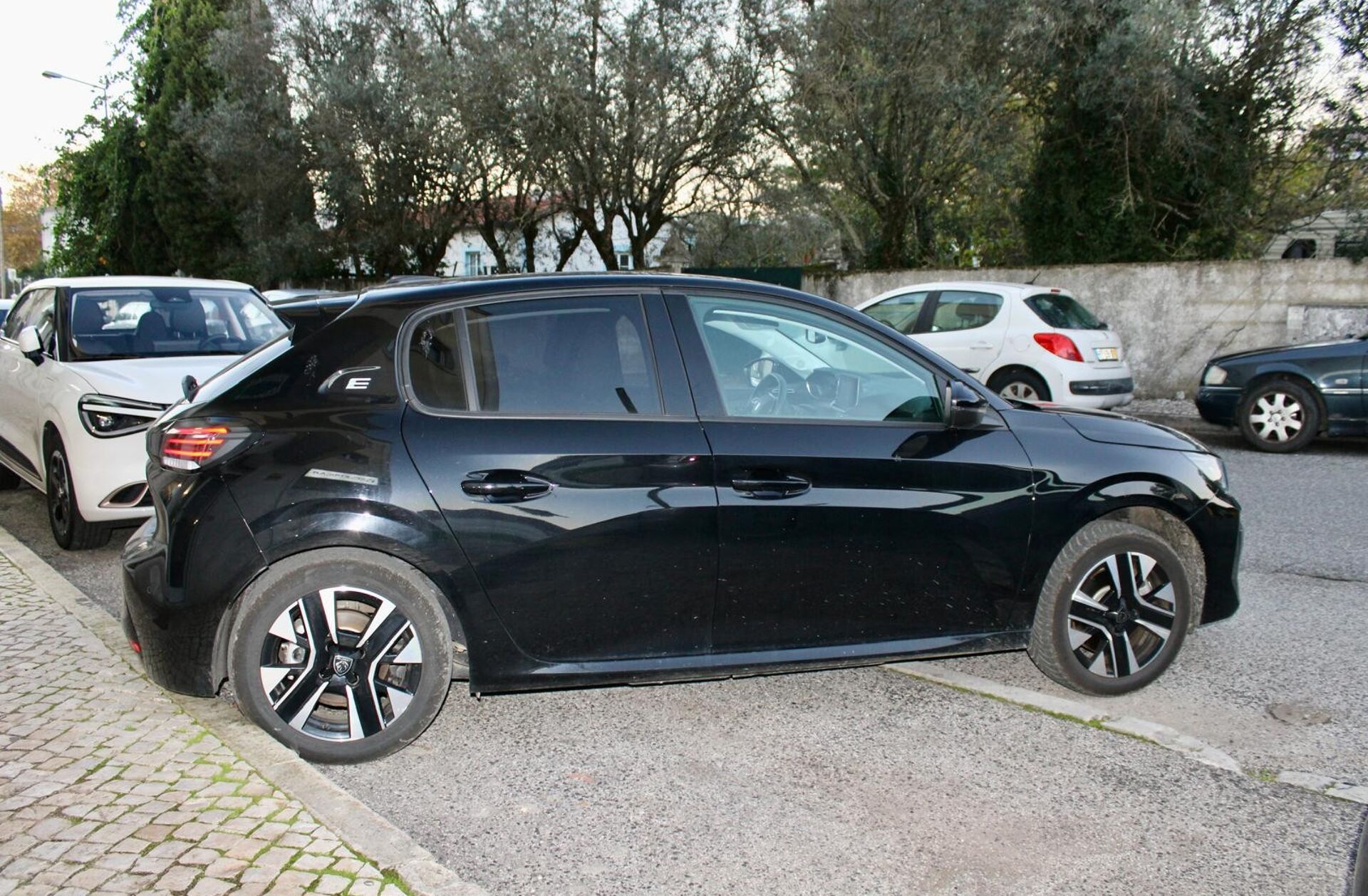 PEUGEOT 208 e- 51 kWh GT