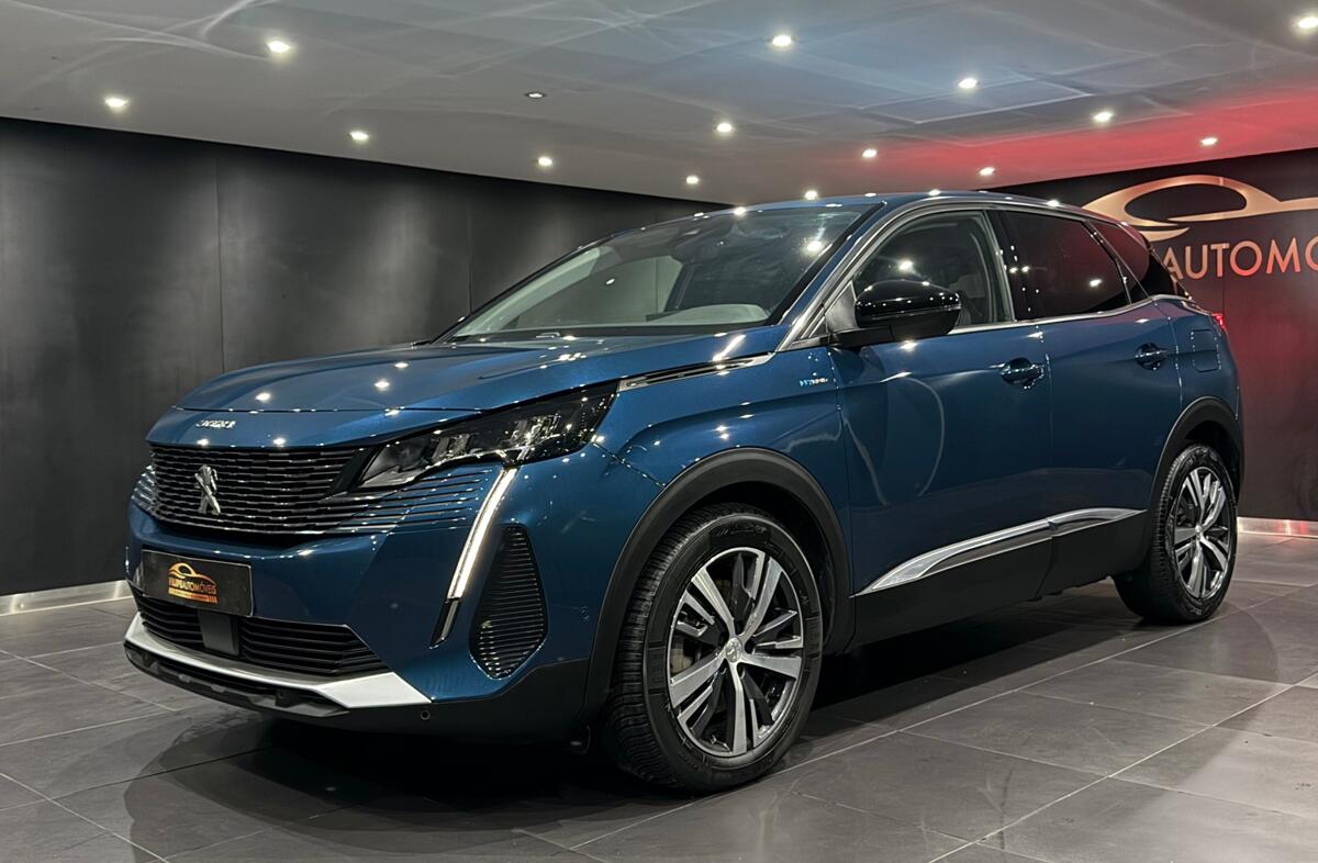 PEUGEOT 3008 1.6 Hybrid Allure e-EAT8