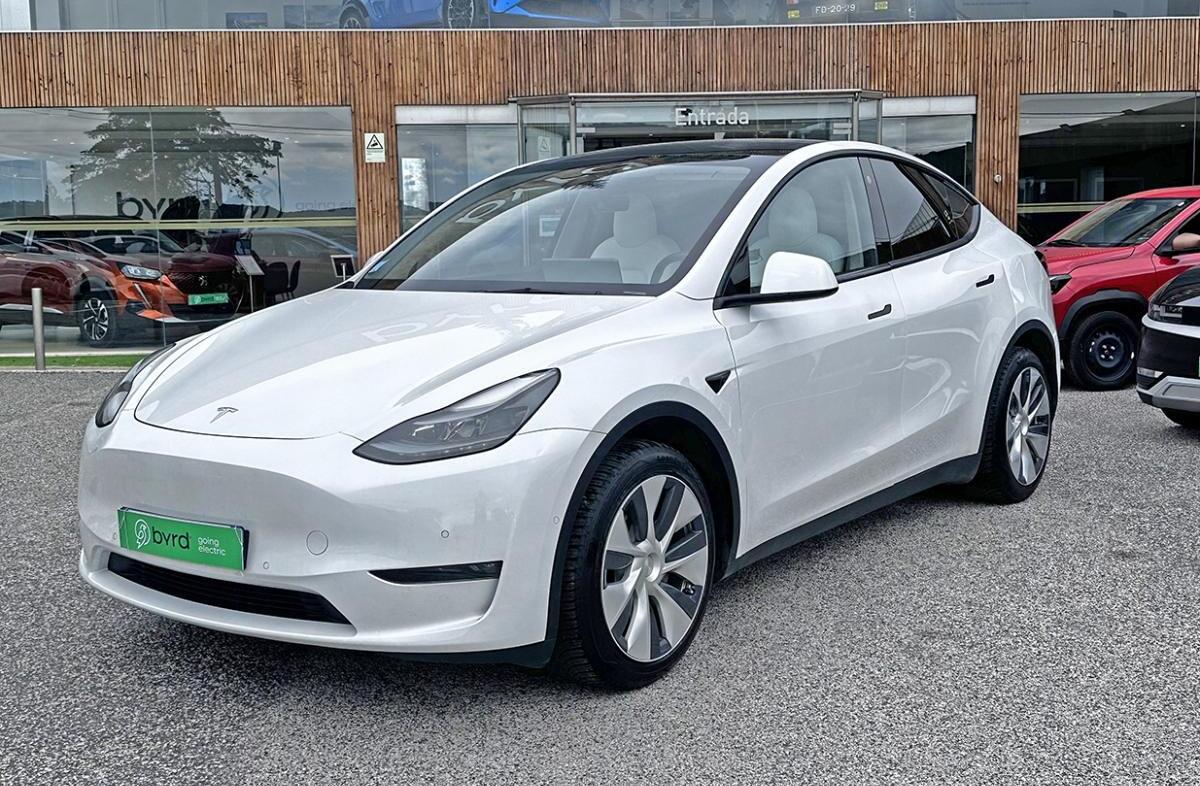 TESLA Model Y Long Range Tração Integral