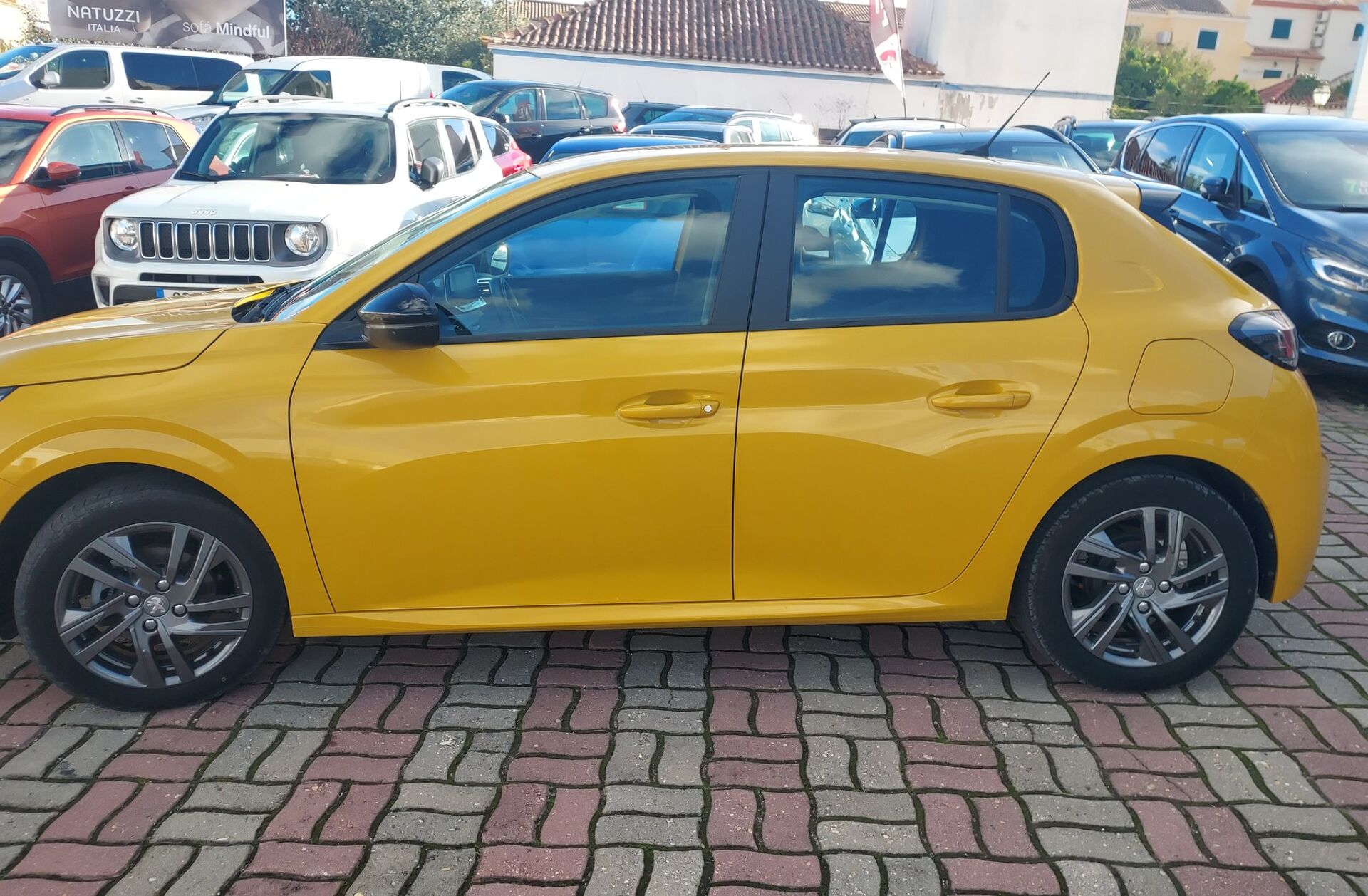 PEUGEOT 208 1.2 PureTech Active Pack