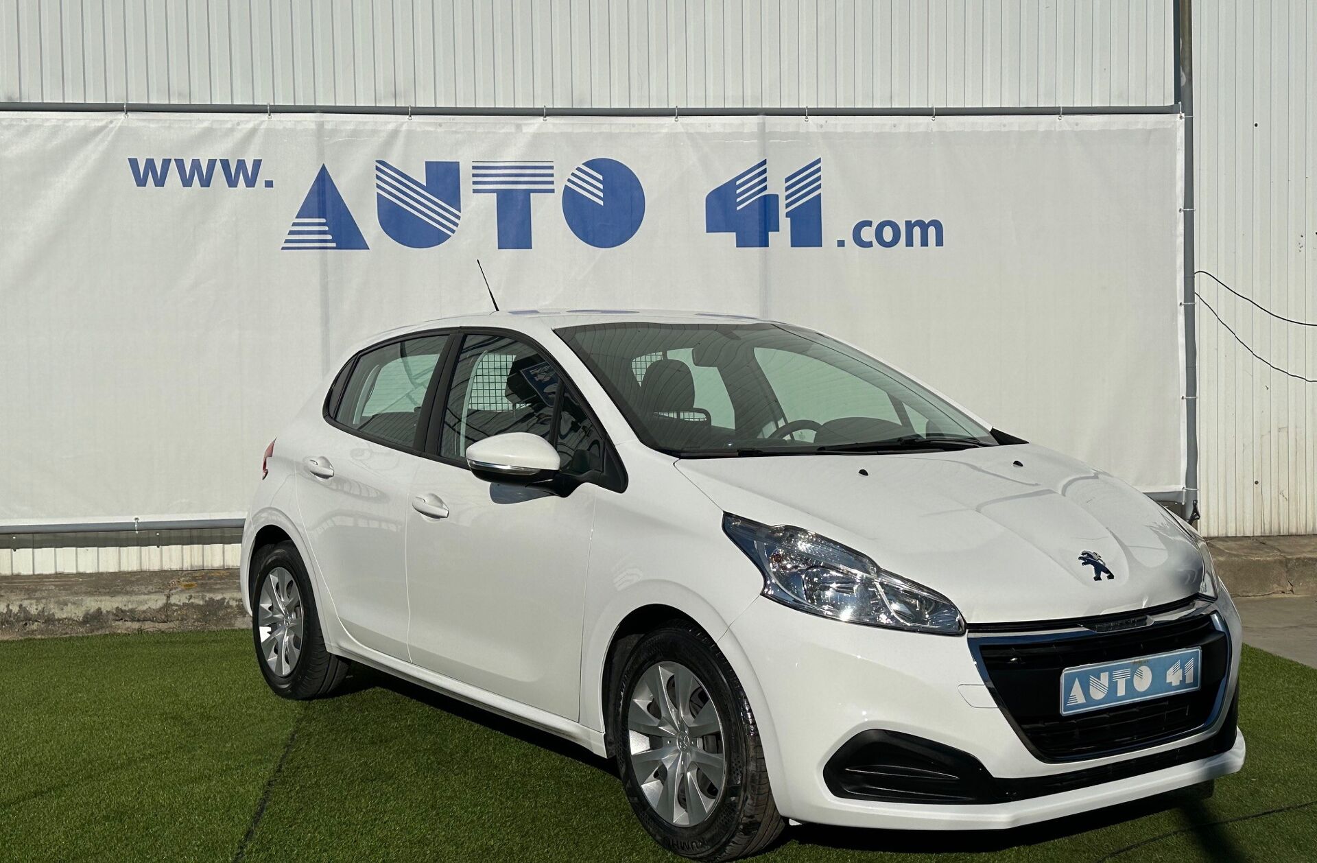 PEUGEOT 208 1.6 BlueHDi Pack