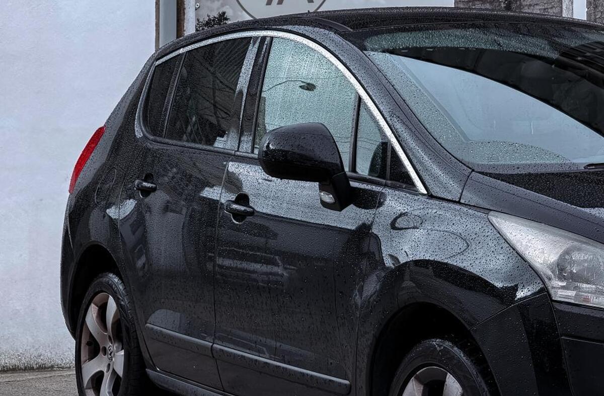 PEUGEOT 3008 1.6 HDi Allure