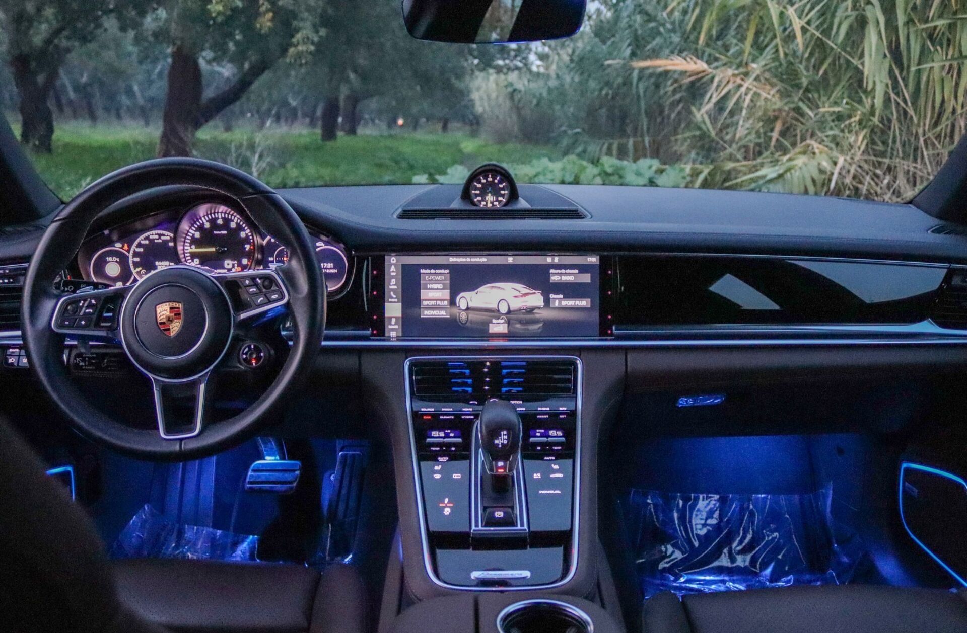 PORSCHE Panamera 4 E-Hybrid