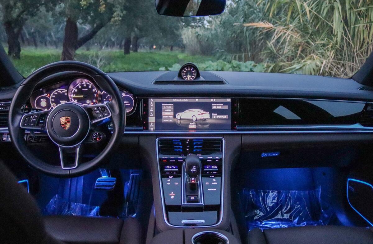 PORSCHE Panamera 4 E-Hybrid