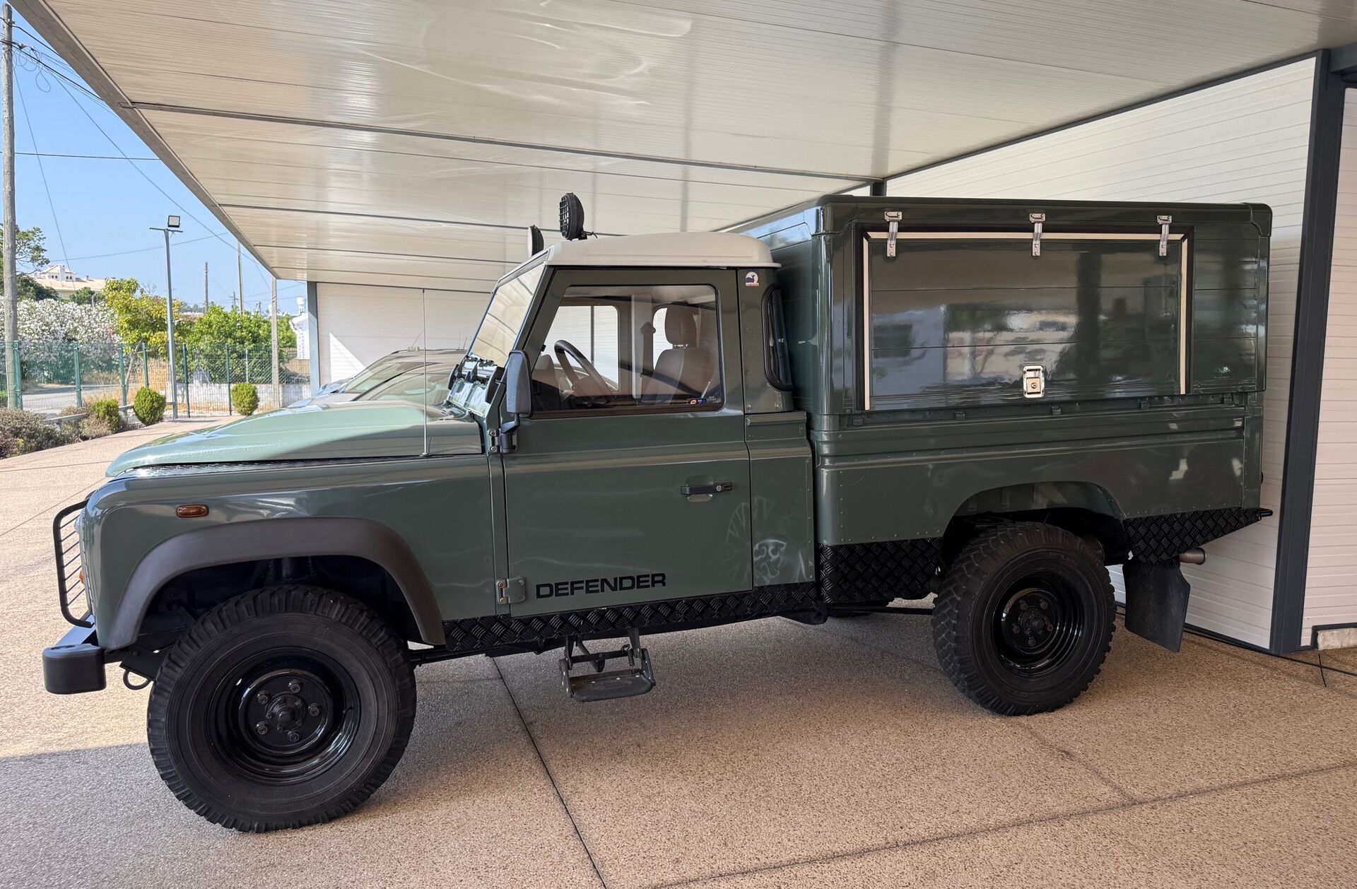 LAND ROVER Defender 110 HCPU 2.4 CRD E