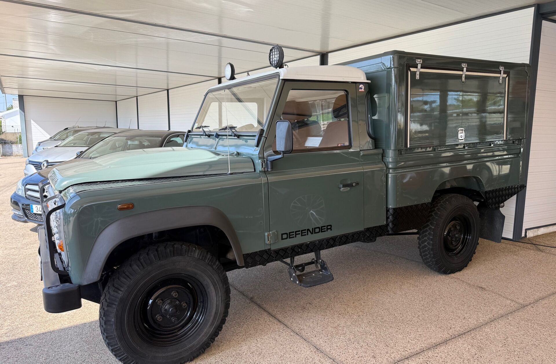 LAND ROVER Defender 110 HCPU 2.4 CRD E