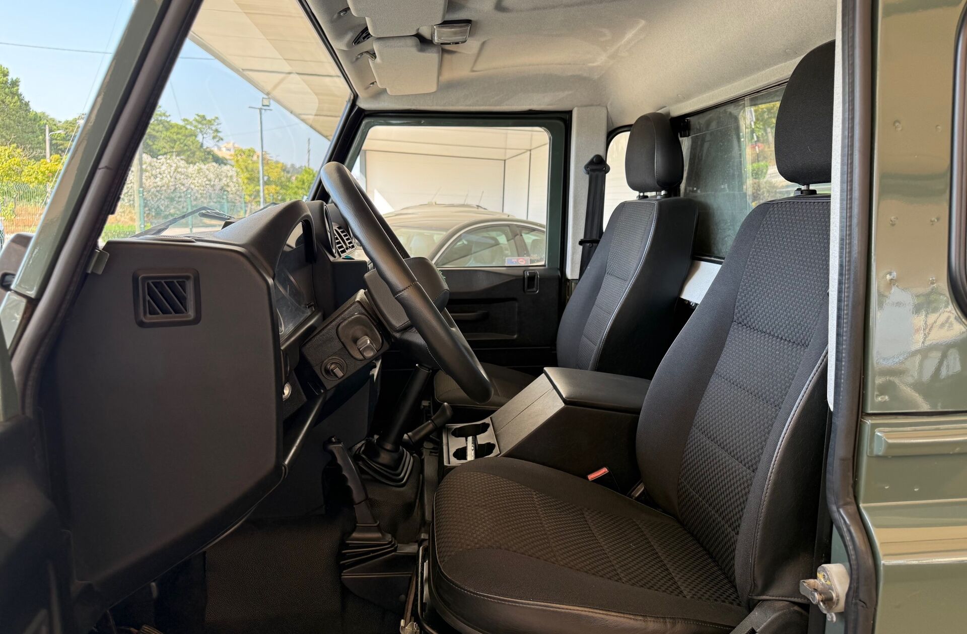 LAND ROVER Defender 110 HCPU 2.4 CRD E