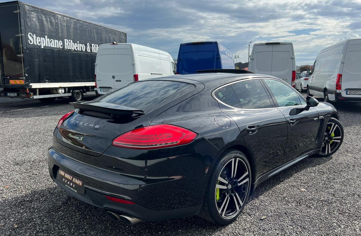 PORSCHE Panamera S e-Hybrid