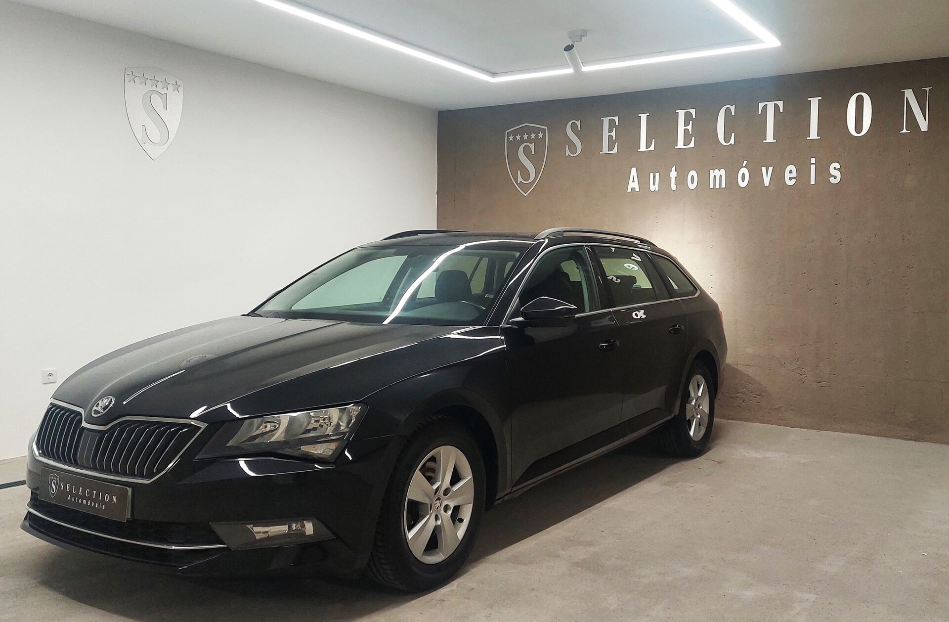 SKODA Superb 1.6 TDI Ambition