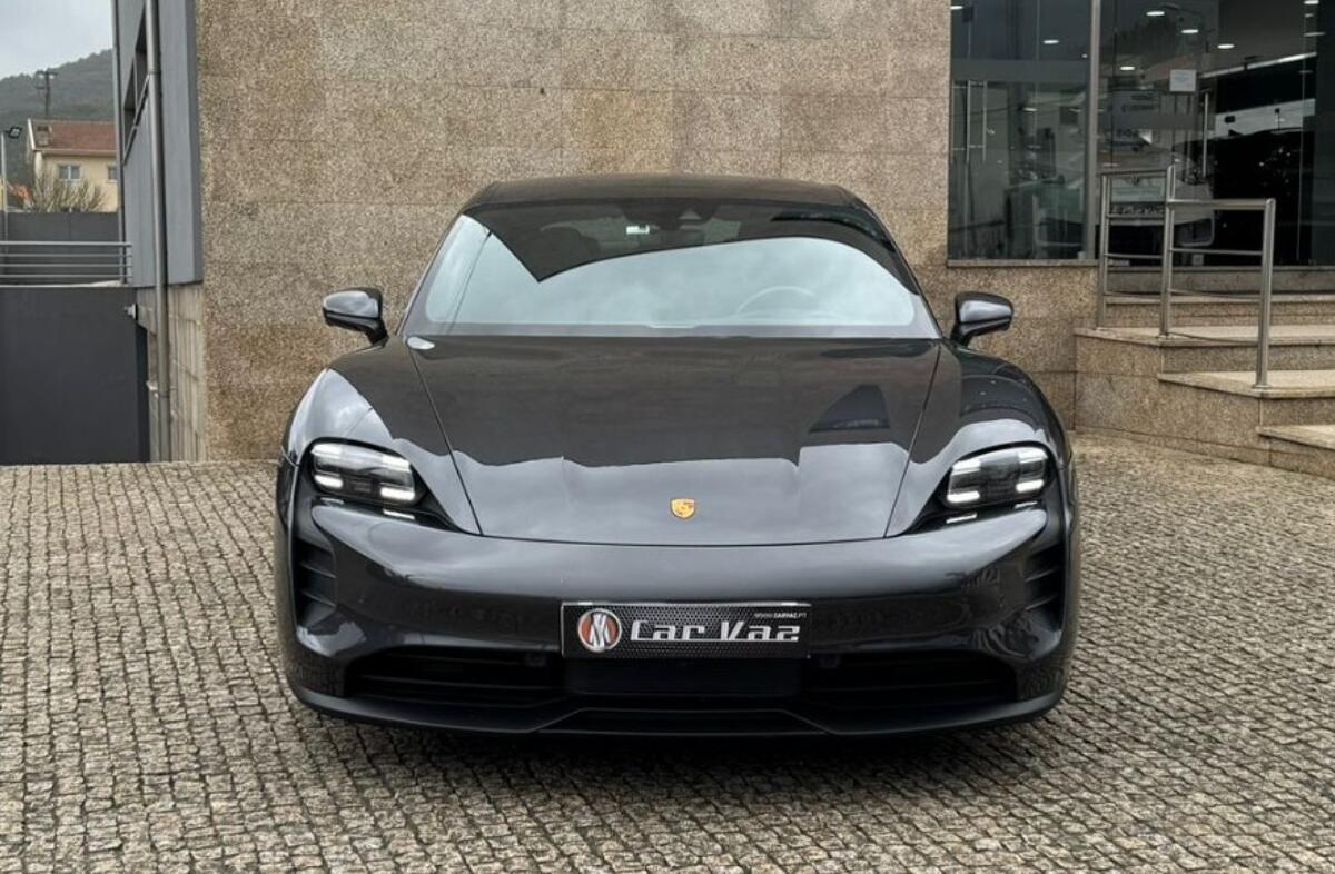 PORSCHE Taycan 4S