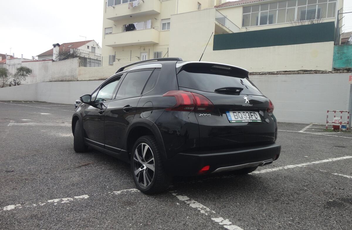 PEUGEOT 2008 1.6 BlueHDi Allure