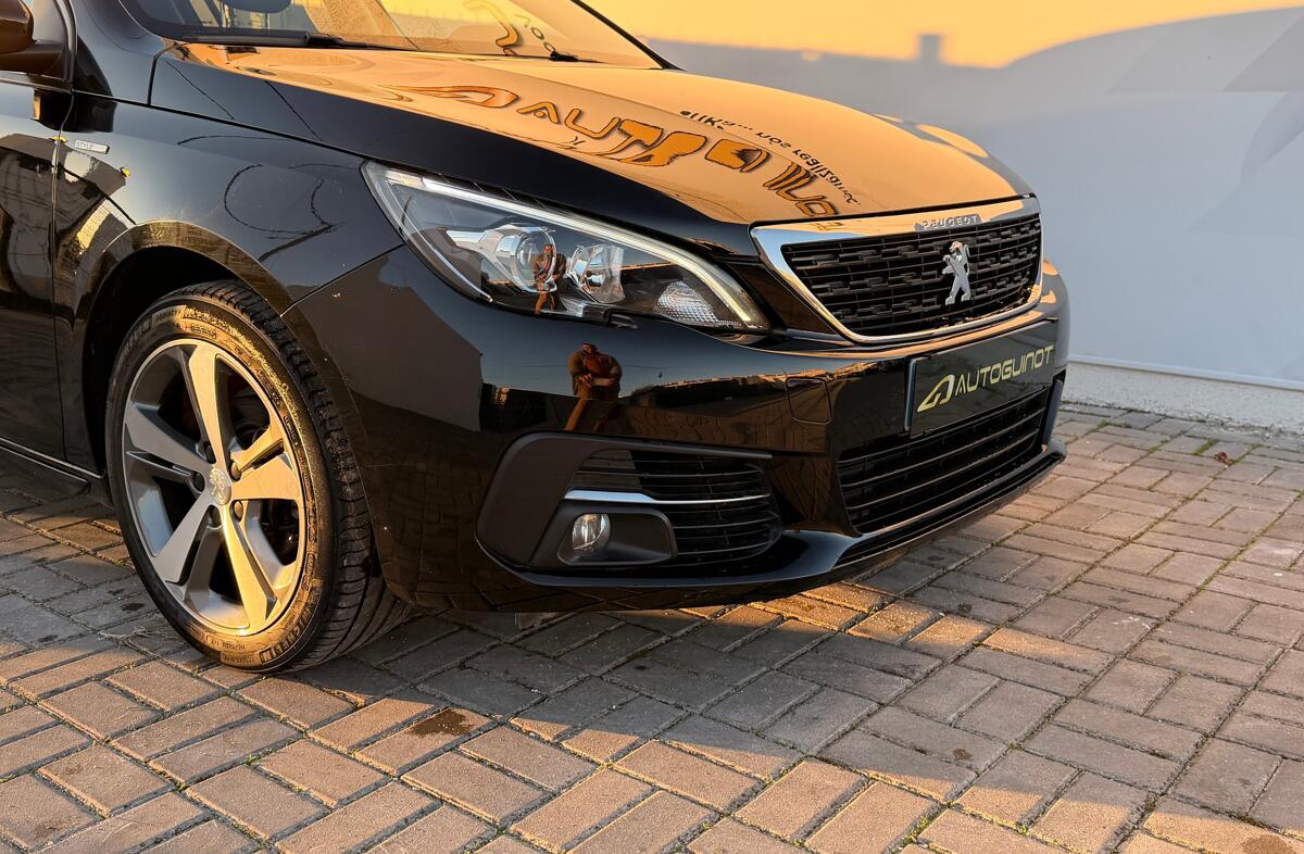 PEUGEOT 308 1.2 PureTech Active