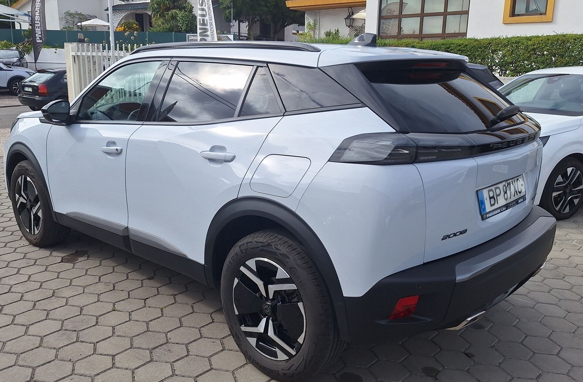 PEUGEOT 2008 1.2 Hybrid Allure e-DCS6