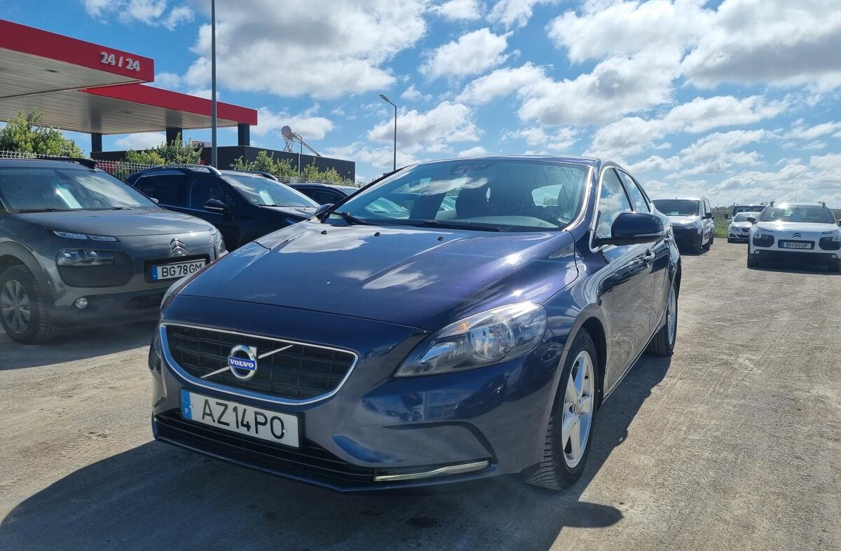 VOLVO V40 1.6 D2 Summum
