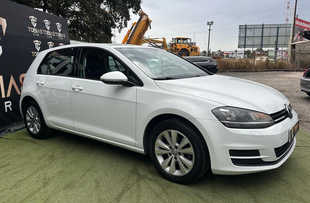 VOLKSWAGEN Golf 1.6 TDi BlueMotion Confortline