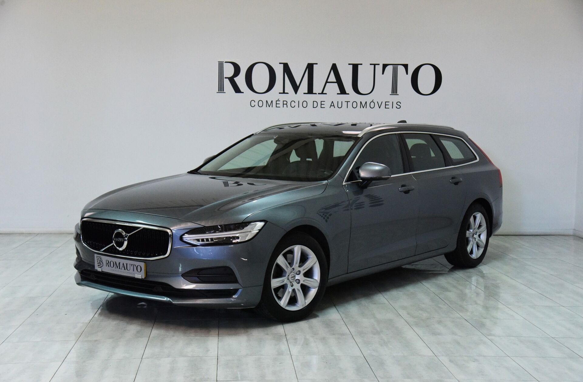 VOLVO V90 2.0 D4 Momentum Geartronic