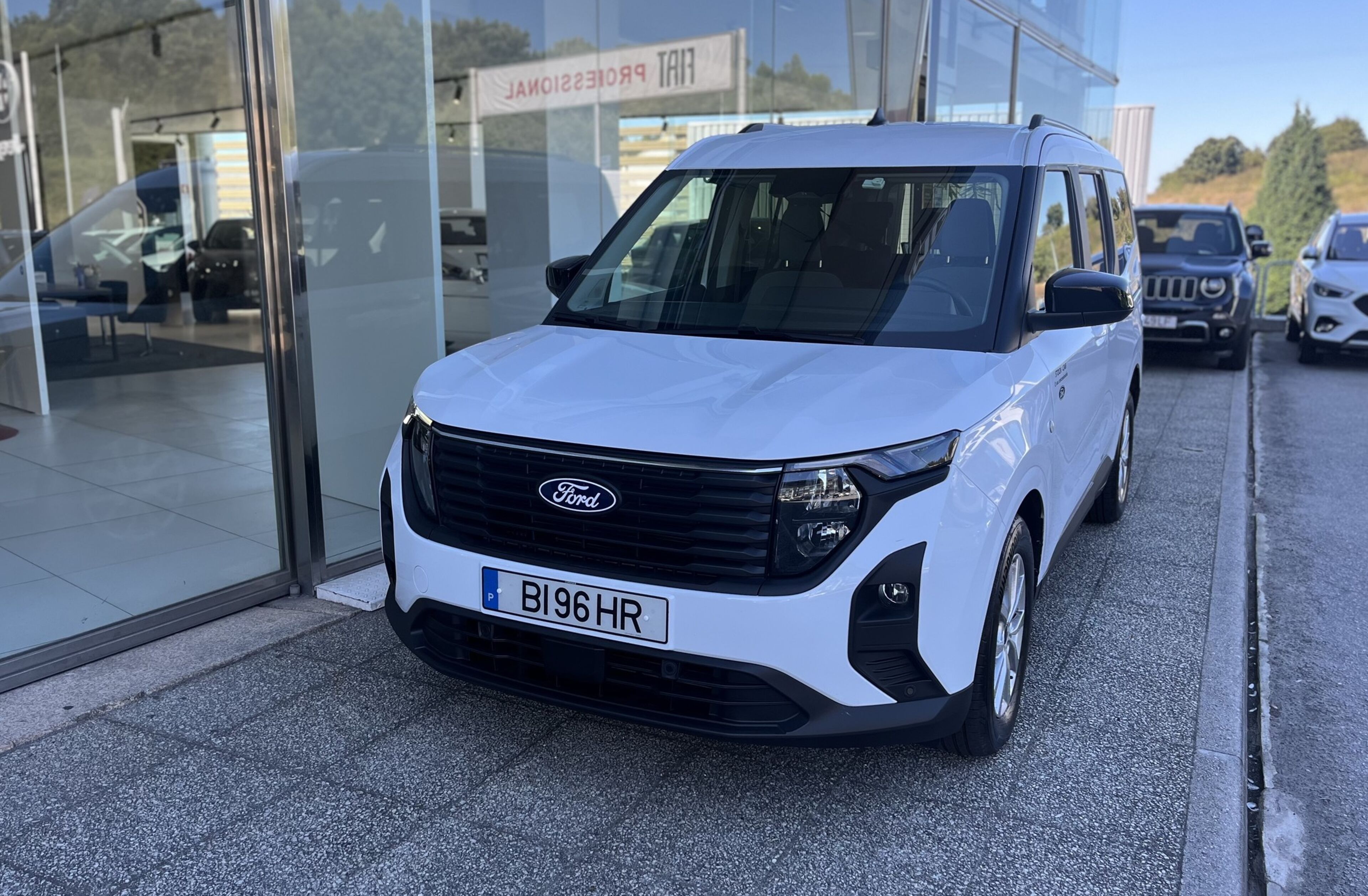 FORD Courier 1.0 EcoBoost Titanium