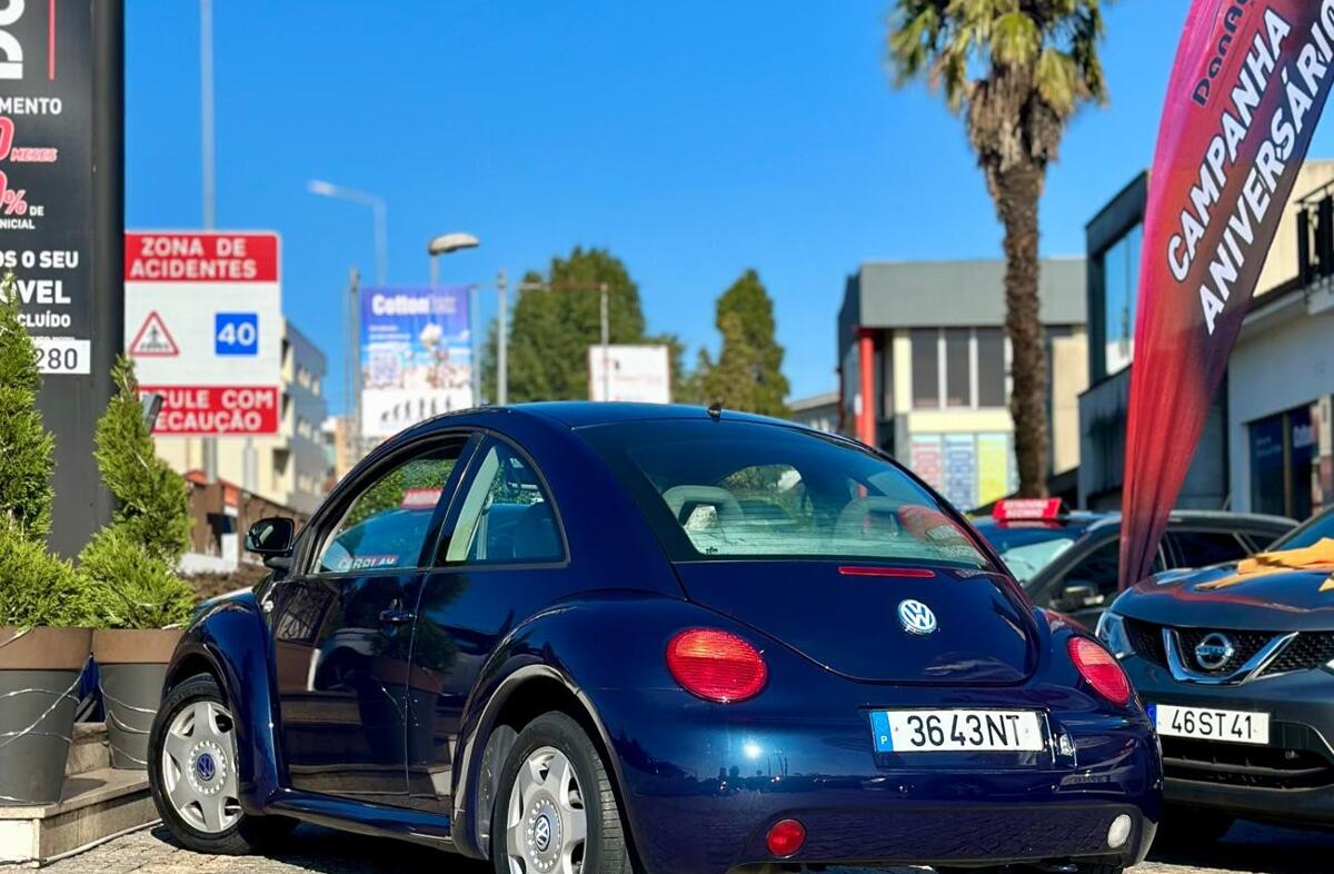 VOLKSWAGEN Beetle New 1.9 TDi Highline