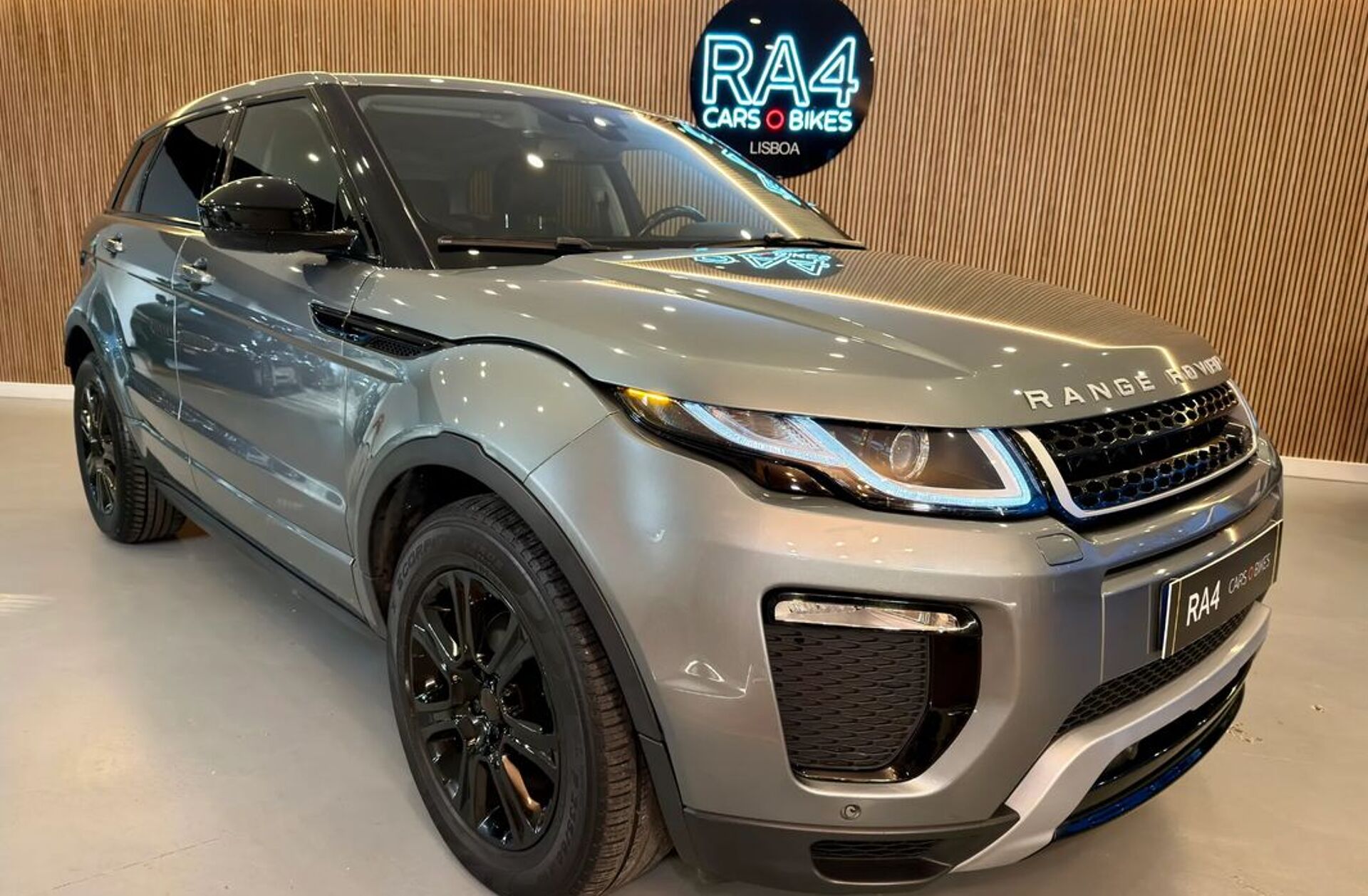 LAND ROVER Range Rover Evoque 2.0 eD4 SE