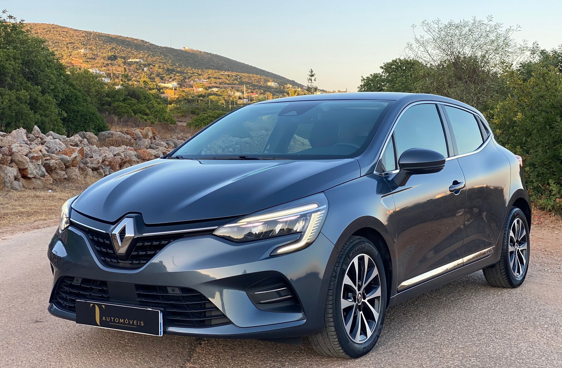 RENAULT Clio 1.0 TCe Intens