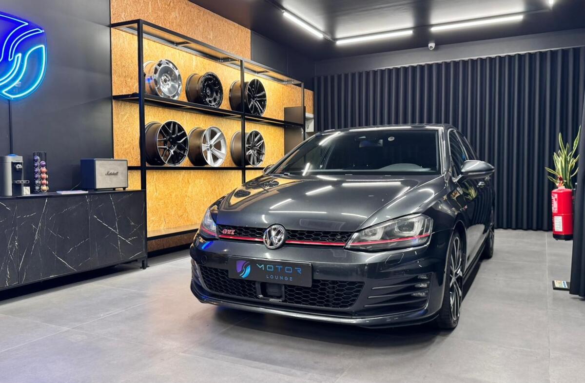 VOLKSWAGEN Golf 2.0 TSi GTi DSG Performance