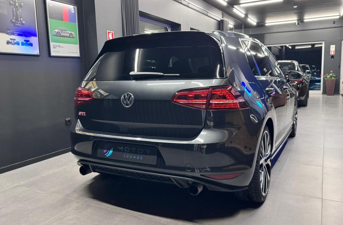 VOLKSWAGEN Golf 2.0 TSi GTi DSG Performance